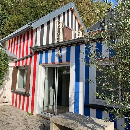 Rouen Eco Lodges Maison Entiere Avec Terrasse Dans Jardin Potager Piscine Parking Exterior photo